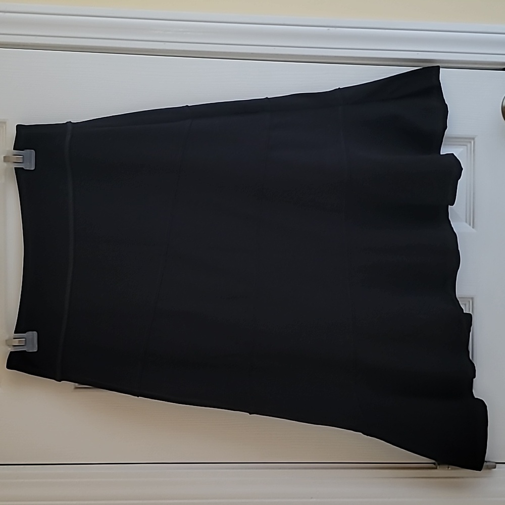 Athleta black slightly asymmetrical skirt